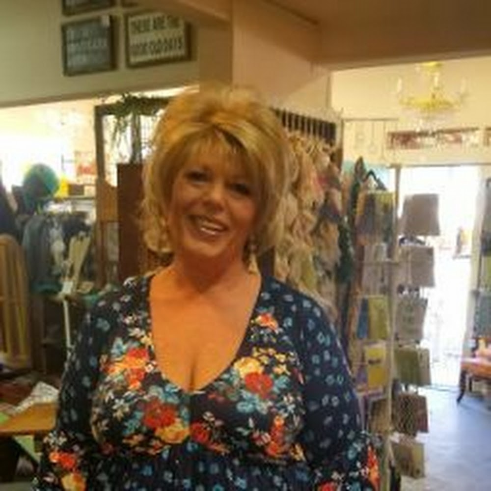 Meet your Posher, Lori